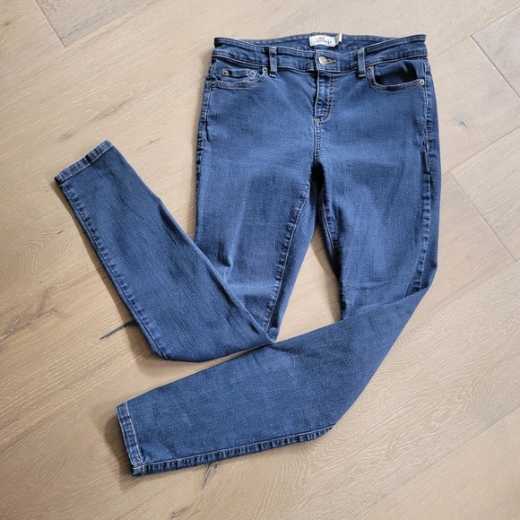 Vineyard Vines Jeans Women's sz 8 Mid Rise Skinny Leg Denim Jeans - Picture 1 of 10
